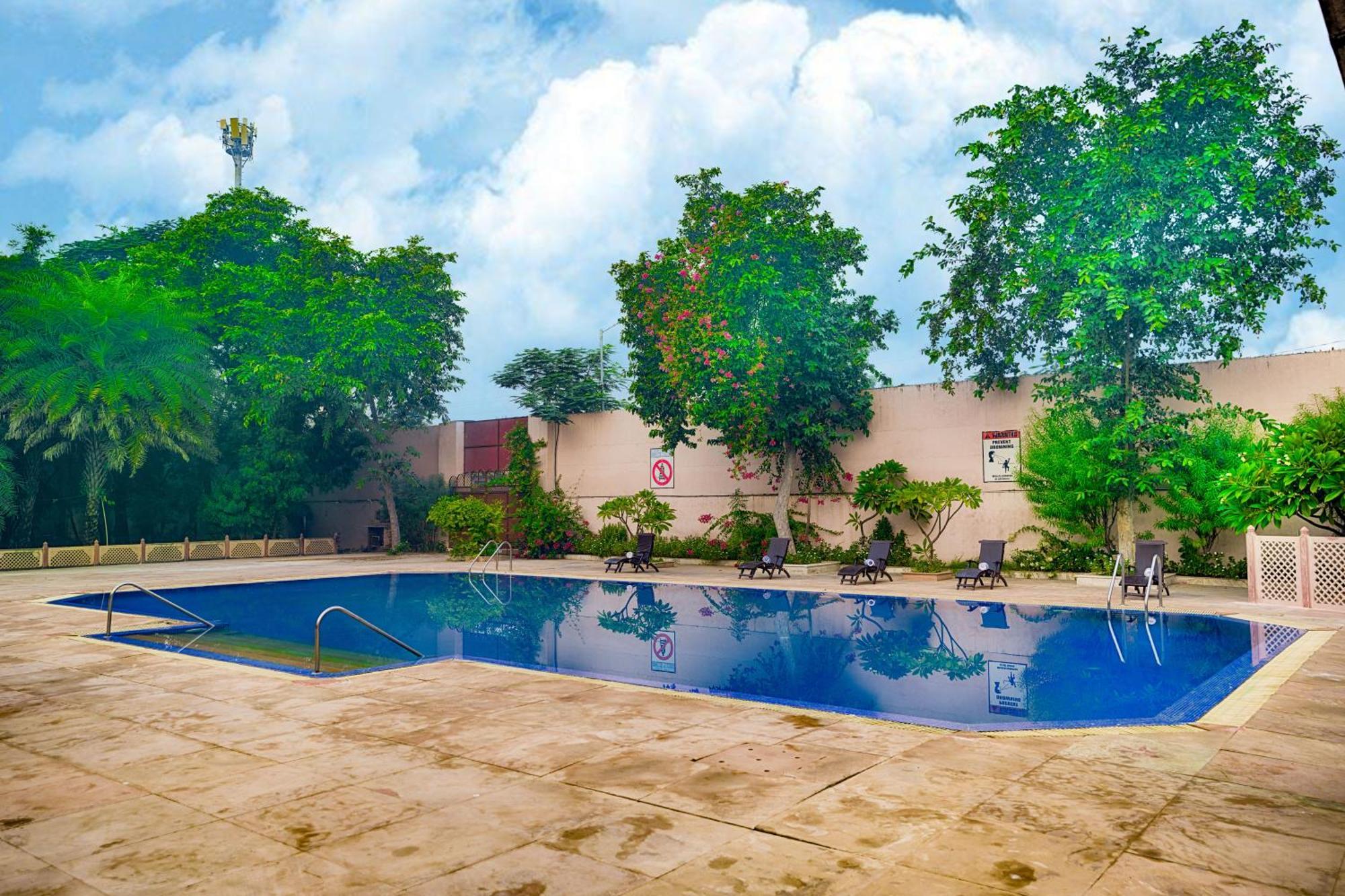 Hotel Club Mahindra Bharatpur Exterior foto