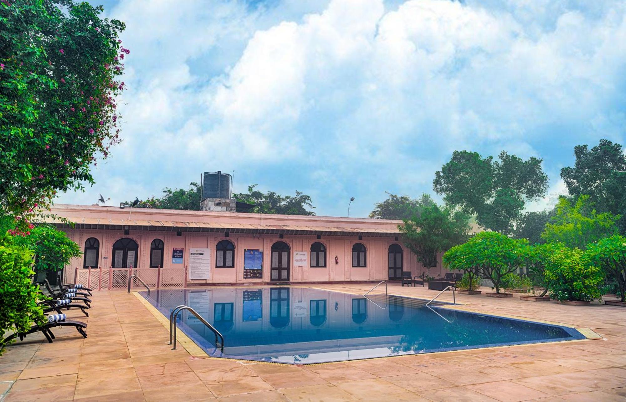 Hotel Club Mahindra Bharatpur Exterior foto