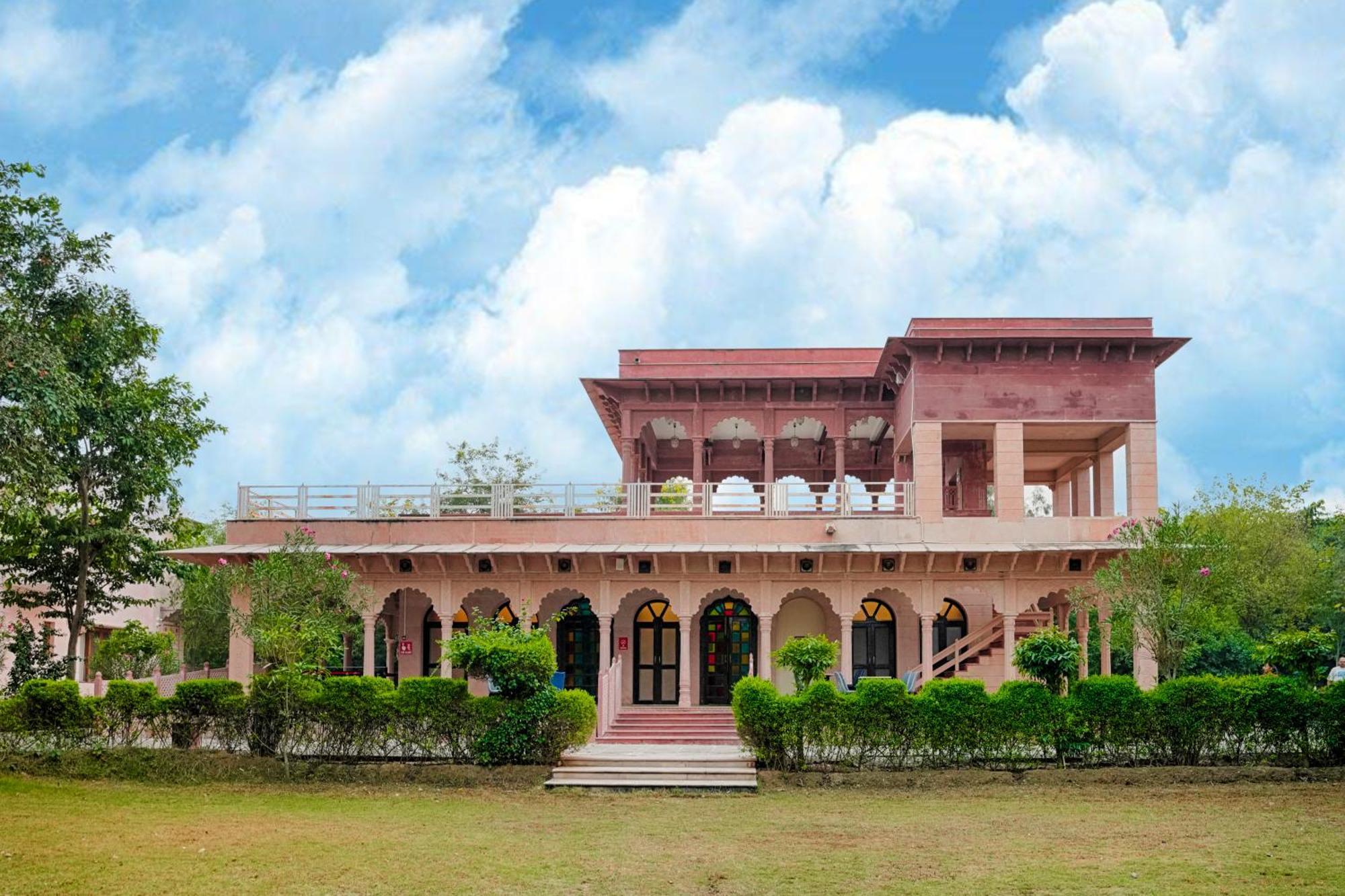Hotel Club Mahindra Bharatpur Exterior foto