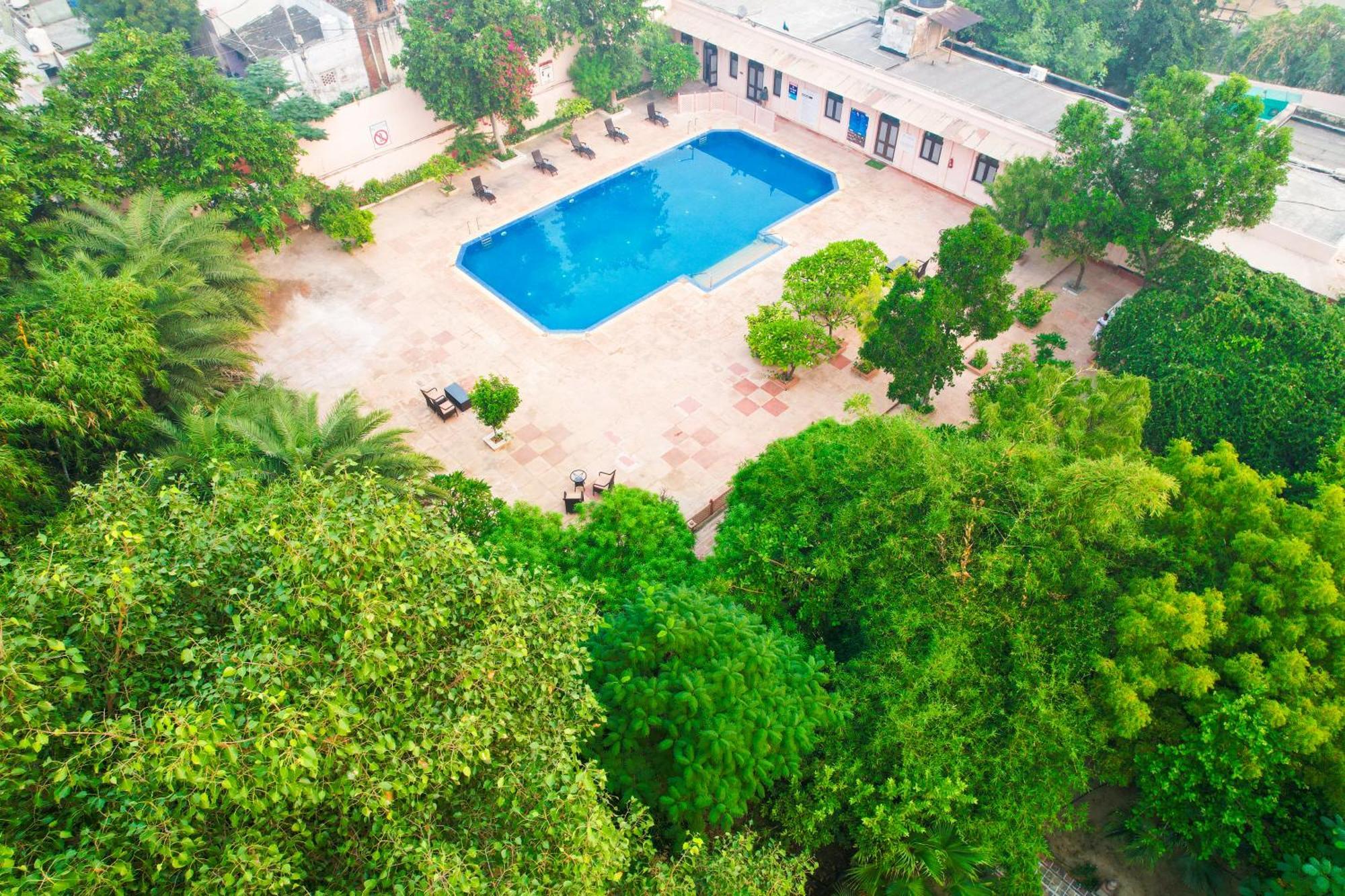 Hotel Club Mahindra Bharatpur Exterior foto